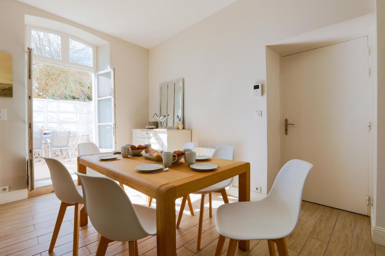 Duplex Joliment Decore Et Sa Cour Ensoleillee Saint-Martin-de-Re Ngoại thất bức ảnh