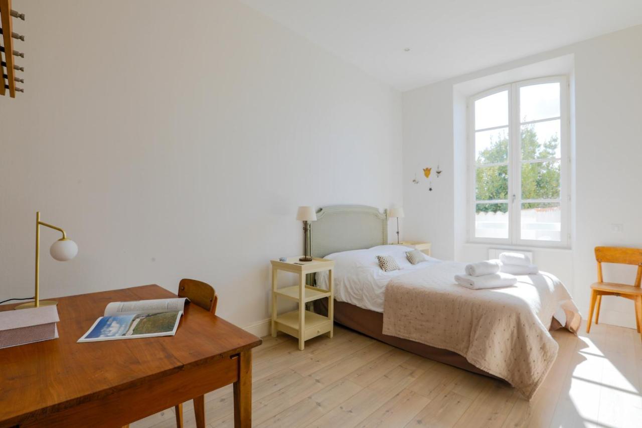 Duplex Joliment Decore Et Sa Cour Ensoleillee Saint-Martin-de-Re Ngoại thất bức ảnh