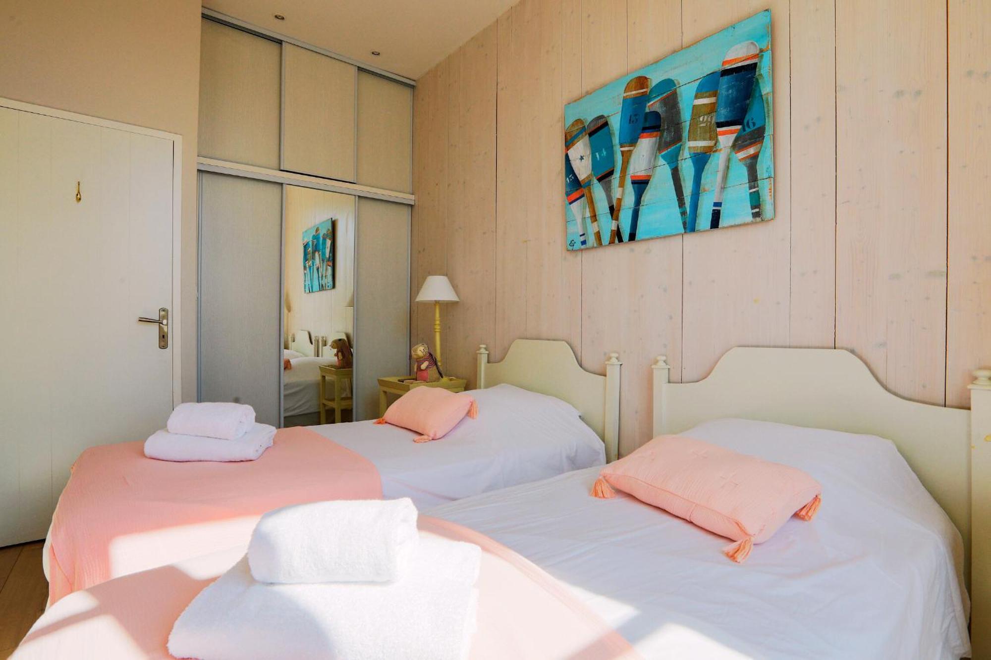 Duplex Joliment Decore Et Sa Cour Ensoleillee Saint-Martin-de-Re Ngoại thất bức ảnh