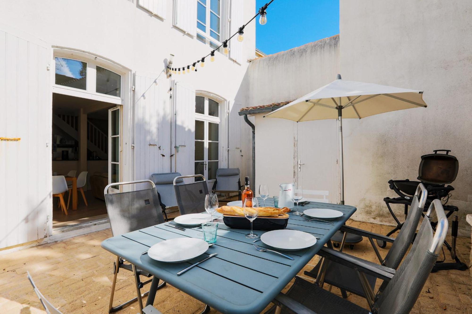 Duplex Joliment Decore Et Sa Cour Ensoleillee Saint-Martin-de-Re Ngoại thất bức ảnh